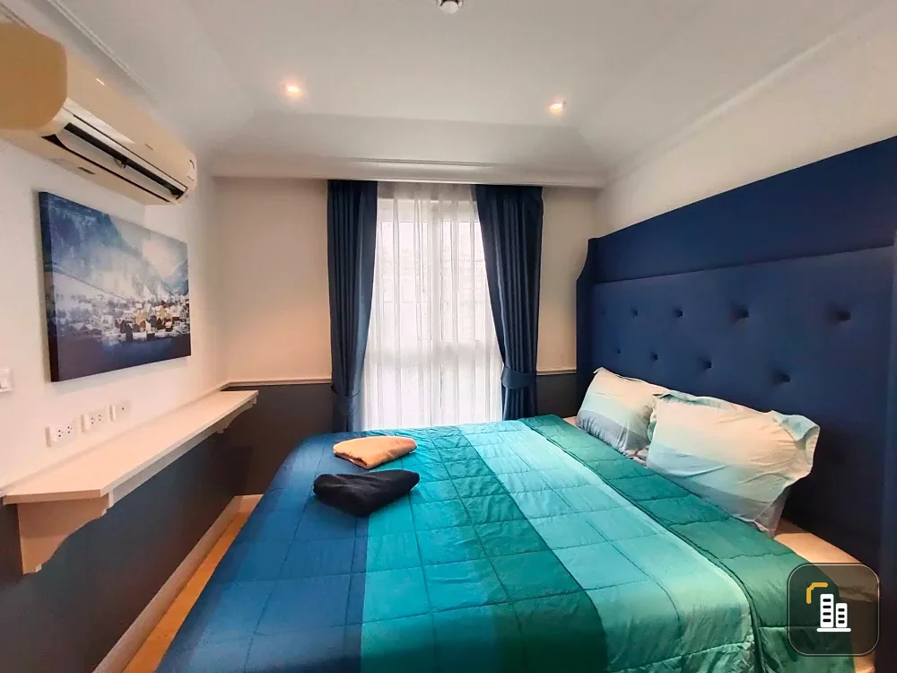 Condo Seven Seas Cote d'Azur for rent. Nice, spacious room with furniture. Book now!