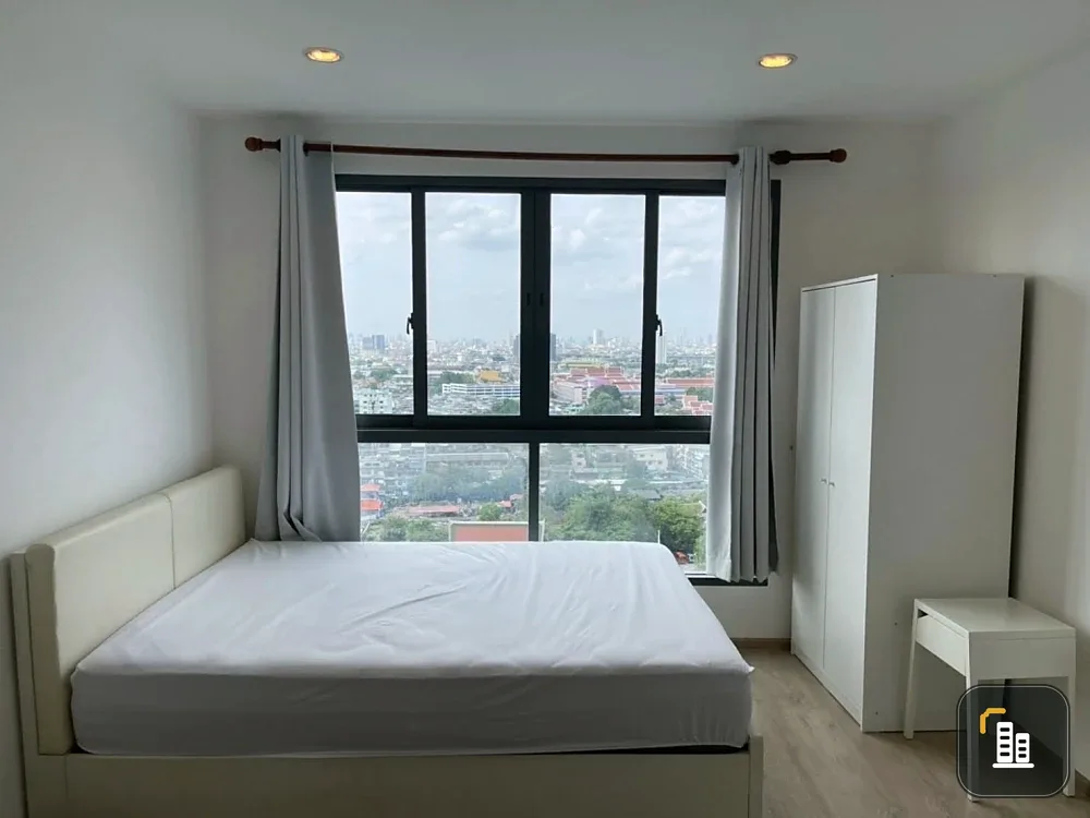 Selling Ideo Wutthakat, high floor unit, fully furnished with appliances. Just bring your belongings and move in! Book now, don't miss out!+++