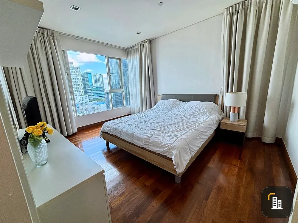 IVY THONGLOR 4-bedroom condo for sale, fully furnished. Book now!