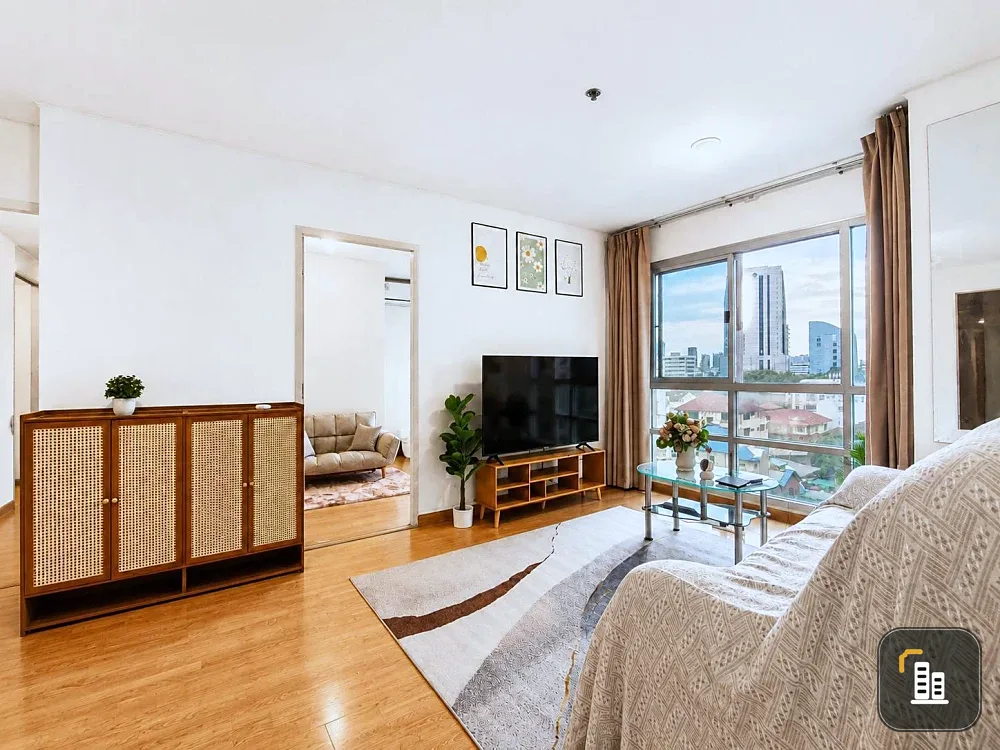 Selling U Delight @ Jatujak Station, a rare corner unit with unobstructed city views, close to BTS and MRT.