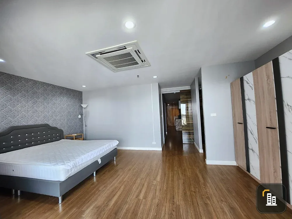 For Rent: State Tower Condominium