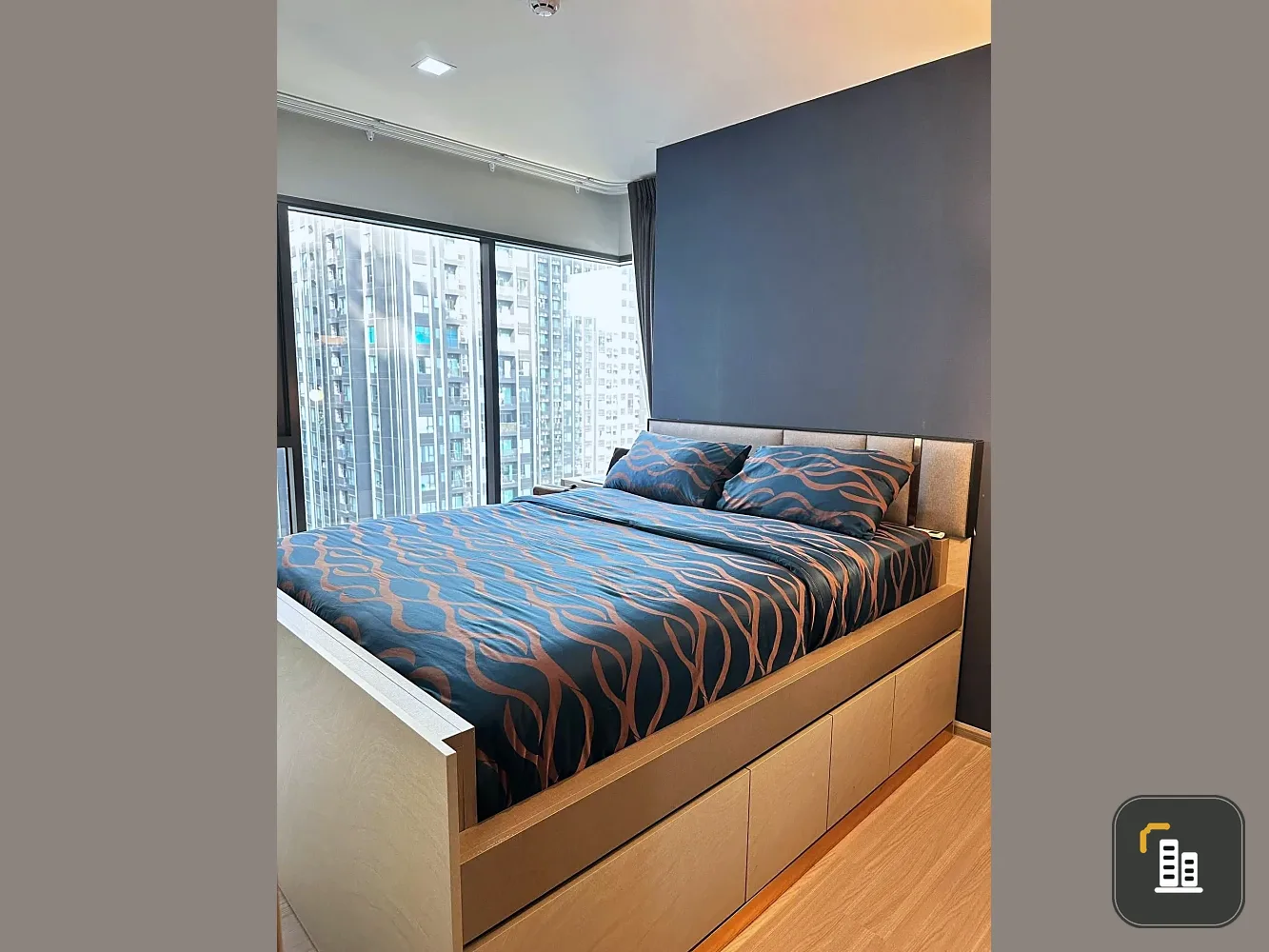 Life Asoke Hype high-floor units for sale, fully furnished. Book now!
