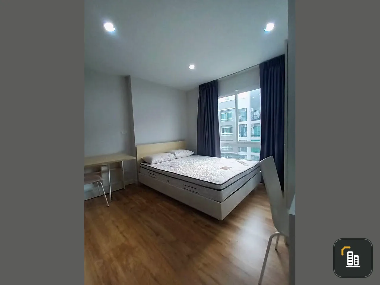 Cool Rama 7 condo for sale! Nice unit, fully furnished. Don't miss out on this great deal!!!