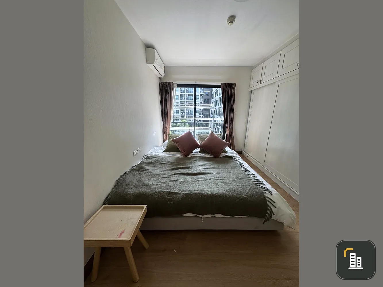 For rent: Supalai City Resort Bearing Station (Lasalle), 2 bedrooms, spacious living area, fully furnished. You can't miss this!