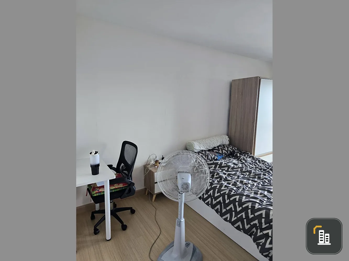 Selling a Supalai Park Talat Phlu condo, studio unit, 30th floor. High floor with great view. Excellent value. Own it today!