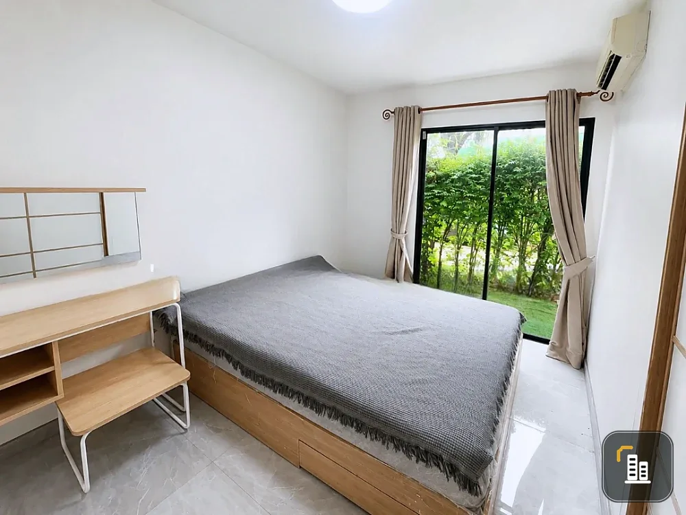 For sale or rent: i Condo Ngamwongwan, 1st floor, with private garden, separate kitchen, and balcony access to the garden. Hurry and reserve yours!