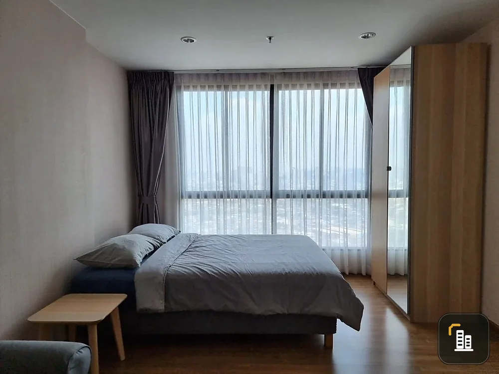 Selling The Tree Interchange condos. Nice, spacious, and fully furnished. Book now!