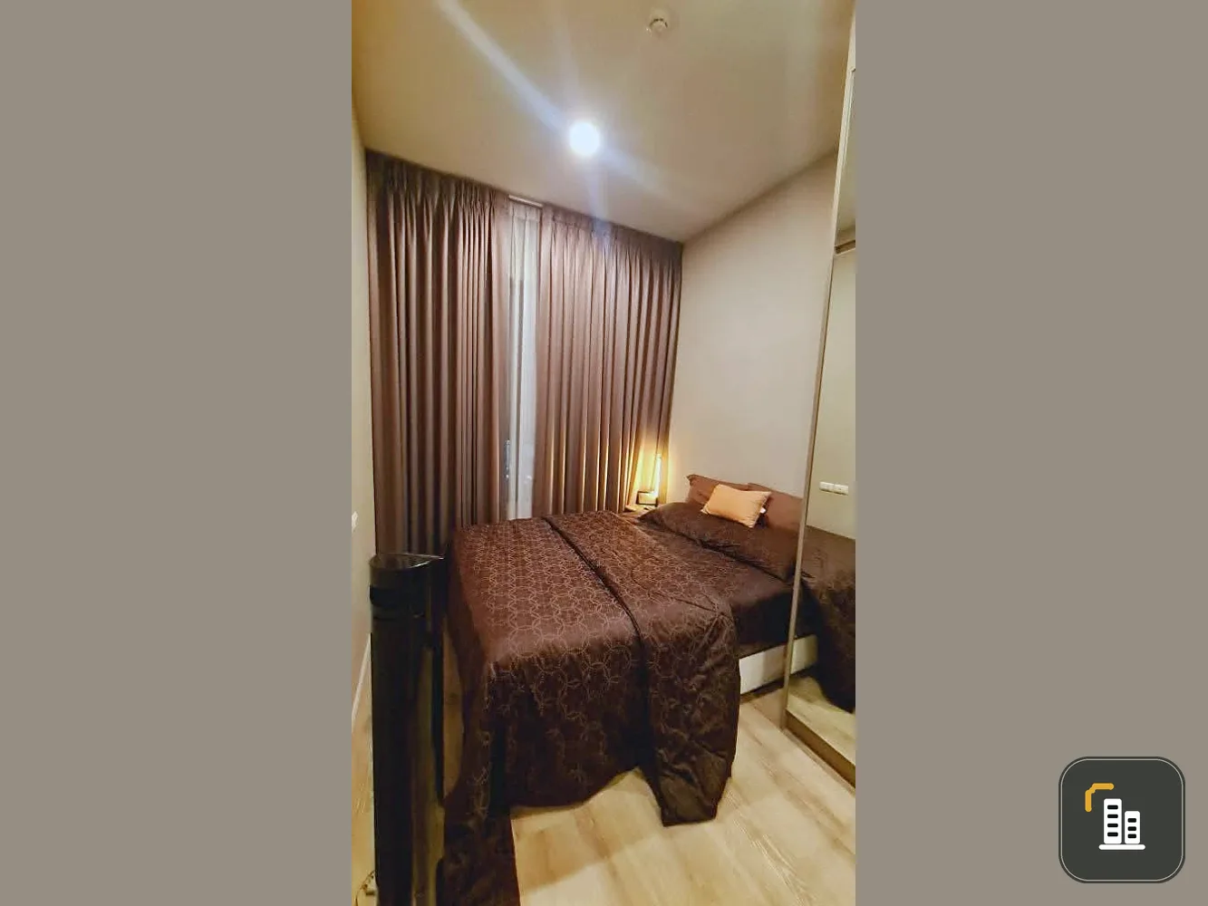 For sale or rent: Knights Bridge Prime Ratchayothin. Beautifully decorated unit with a coordinated color scheme and fully furnished. Book now!