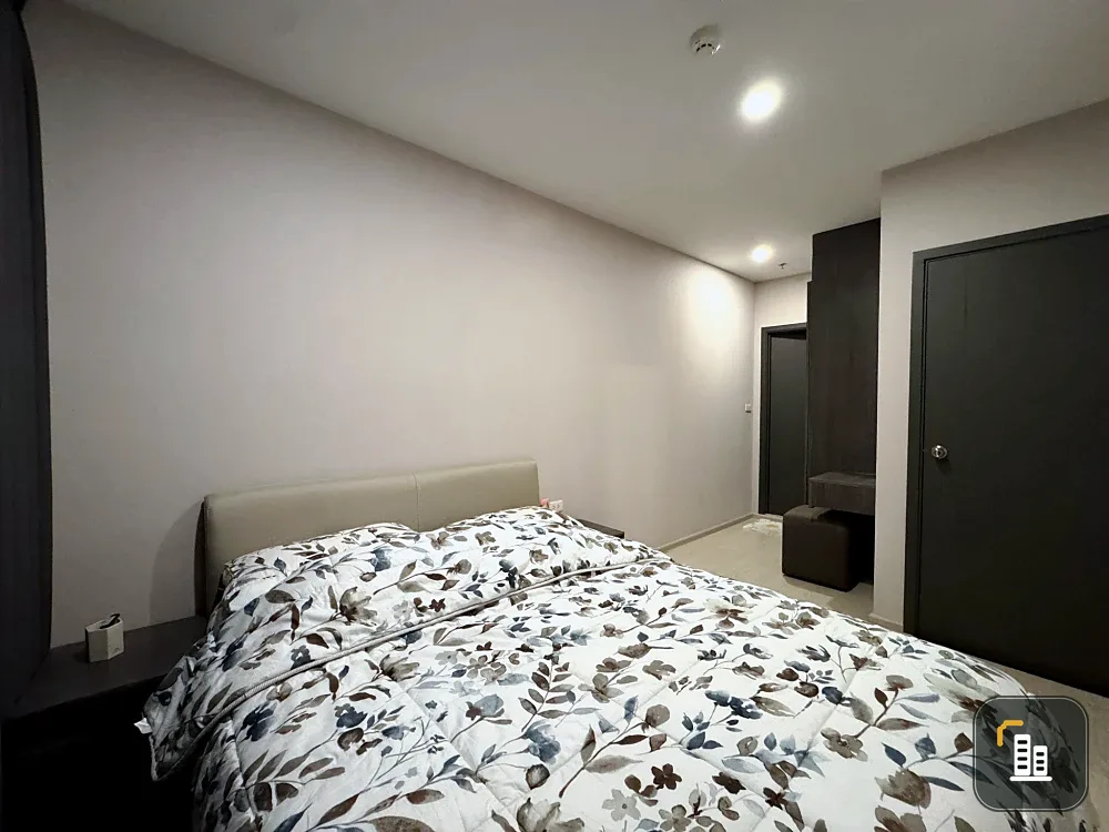 Urgent rental! Elio Del Nest condo, large and comfortable unit with ample living space. Amazing price! Book now!