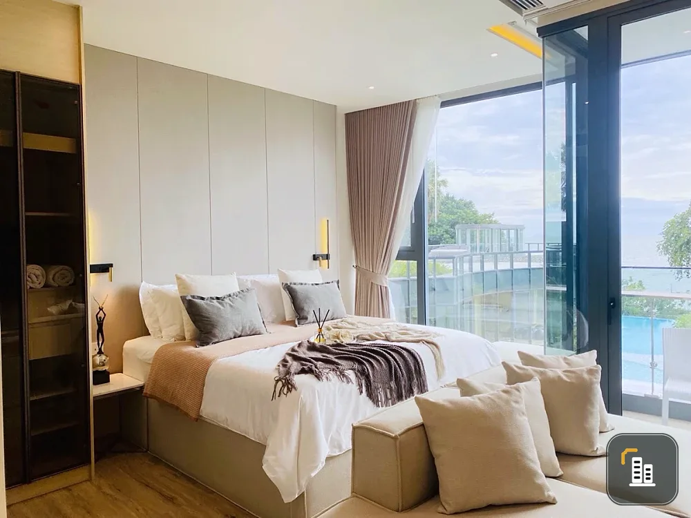 For rent: AROM WONGAMAT, 3rd floor. Great view, beautiful room, fully furnished. Book now, don't wait!
