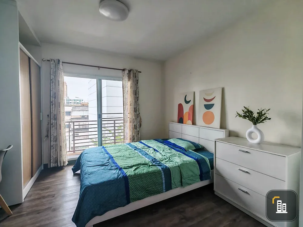 Selling spacious and comfortable rooms at The Seed Phahonyothin 14. Fully furnished with appliances. Book now!