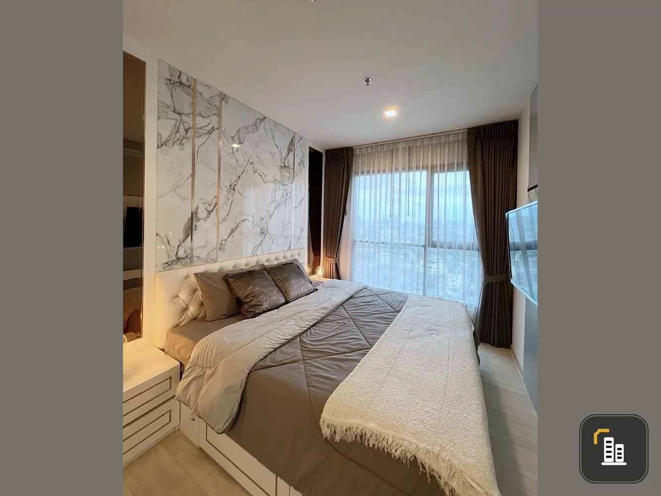For rent: Life Sukhumvit 48, 21st floor, corner unit. Book now! Don't miss out! Act fast!