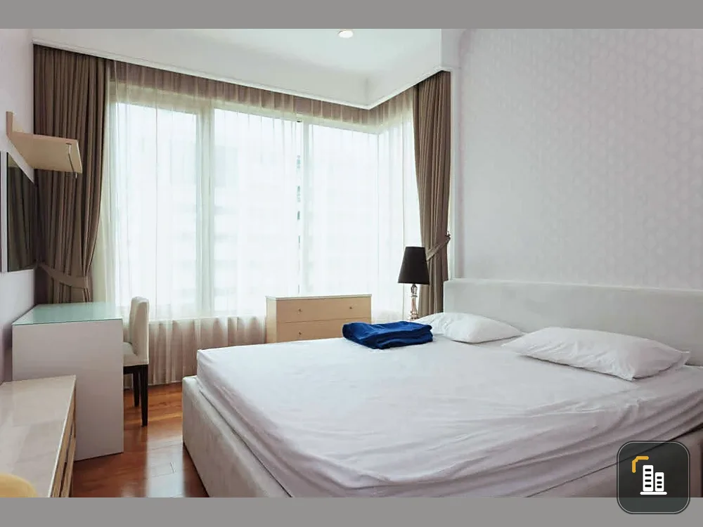 For rent: Q Langsuan, 19th floor, fully furnished unit. Move-in ready. Book now!