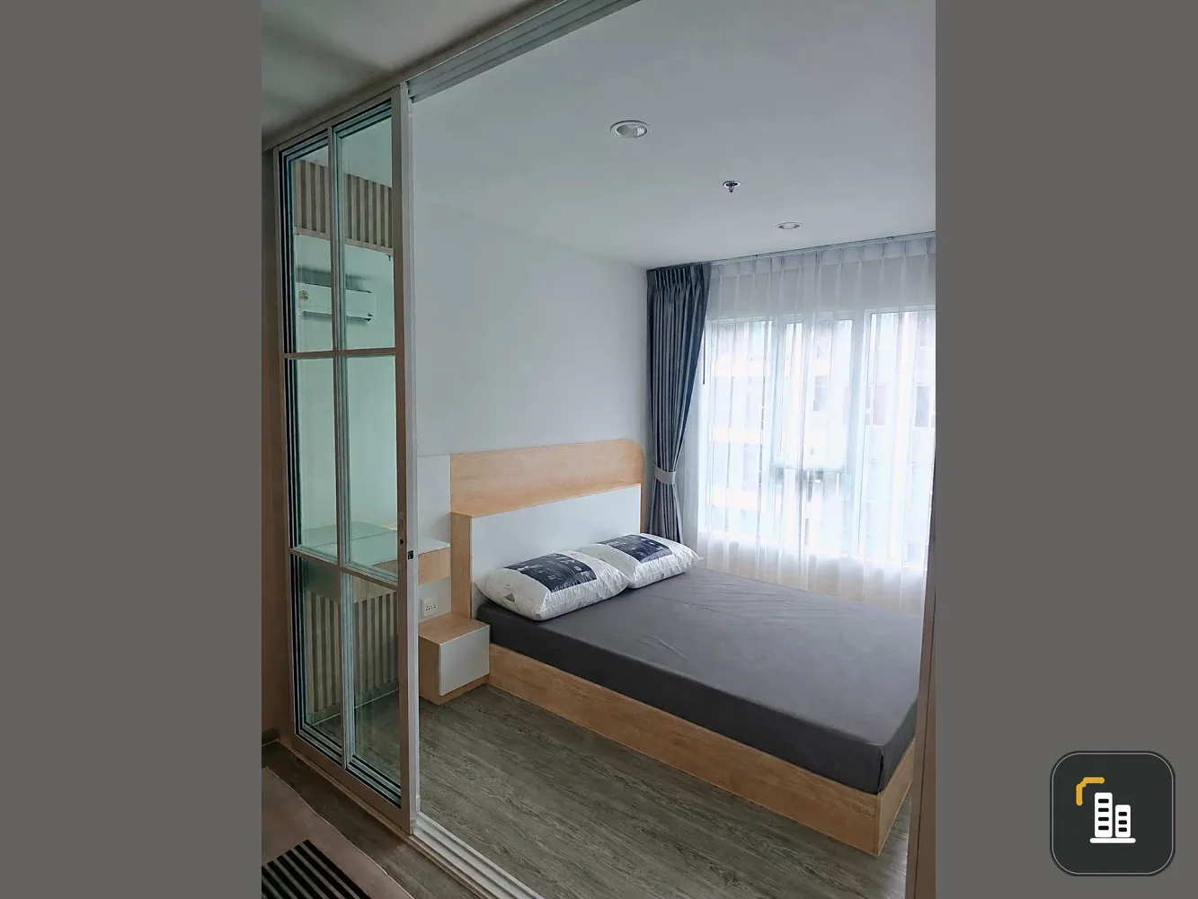 For rent: Regent Home Bangna, 31st floor. Unobstructed view, good ventilation, cool breeze. Clean room, ready to move in immediately.