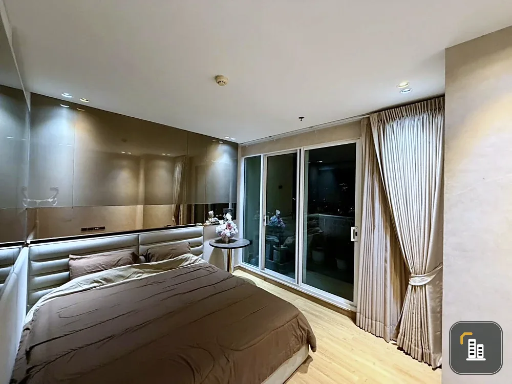 For sale: Supalai Wellington, a luxury condominium. North-facing balcony with good ventilation and beautiful views. Spacious and airy atmosphere. Beau