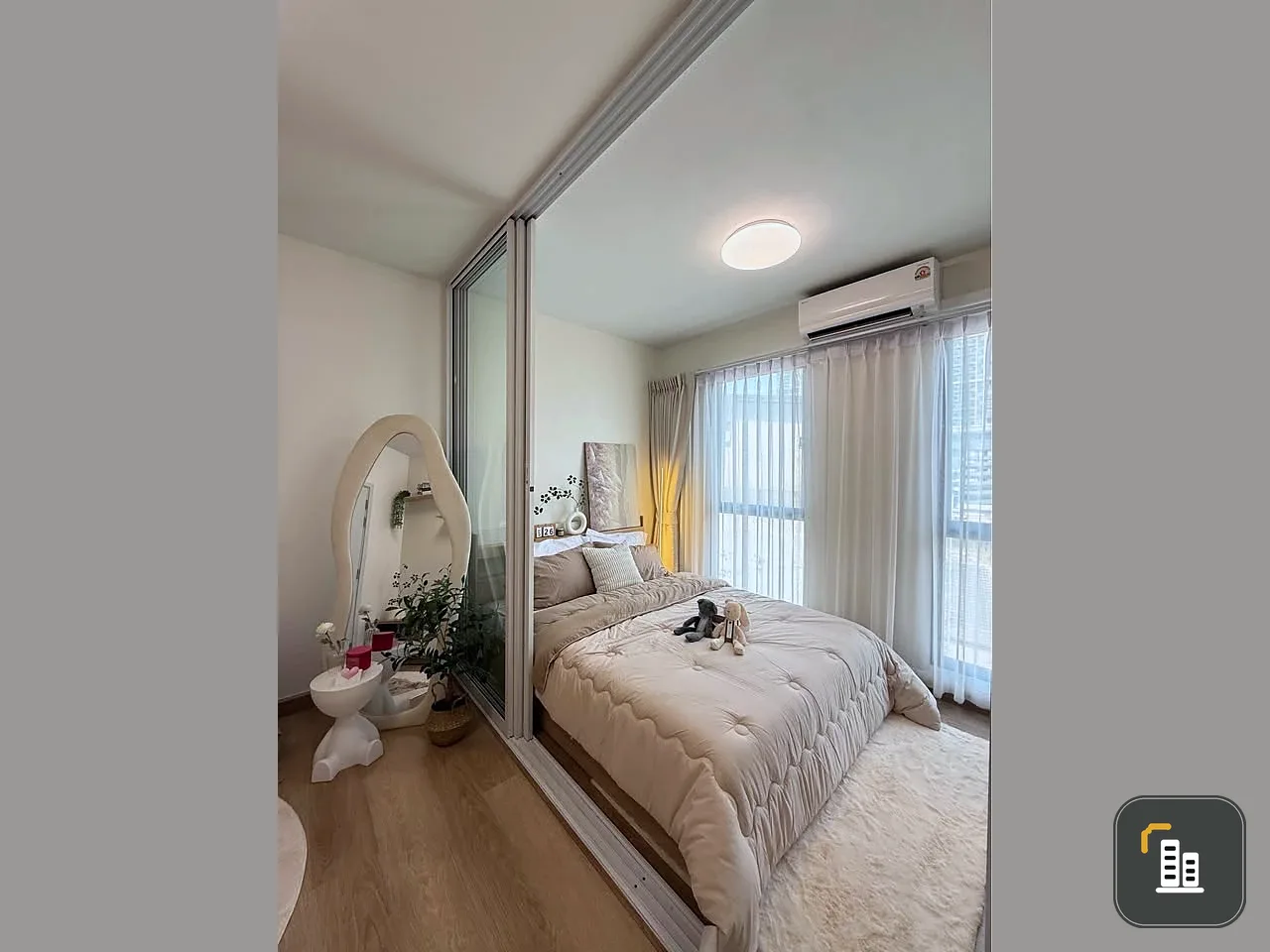 Selling Unio Sukhumvit 72 condo. Nice unit, fully furnished. Just bring your bags! Book now!