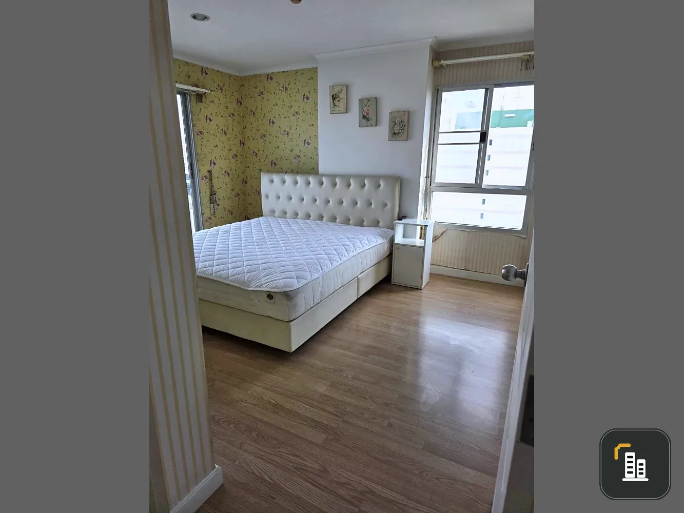 For rent: Lumpini Place Rama VIII, spacious unit with high-quality wallpaper, beautiful unblocked view. Don't miss out!