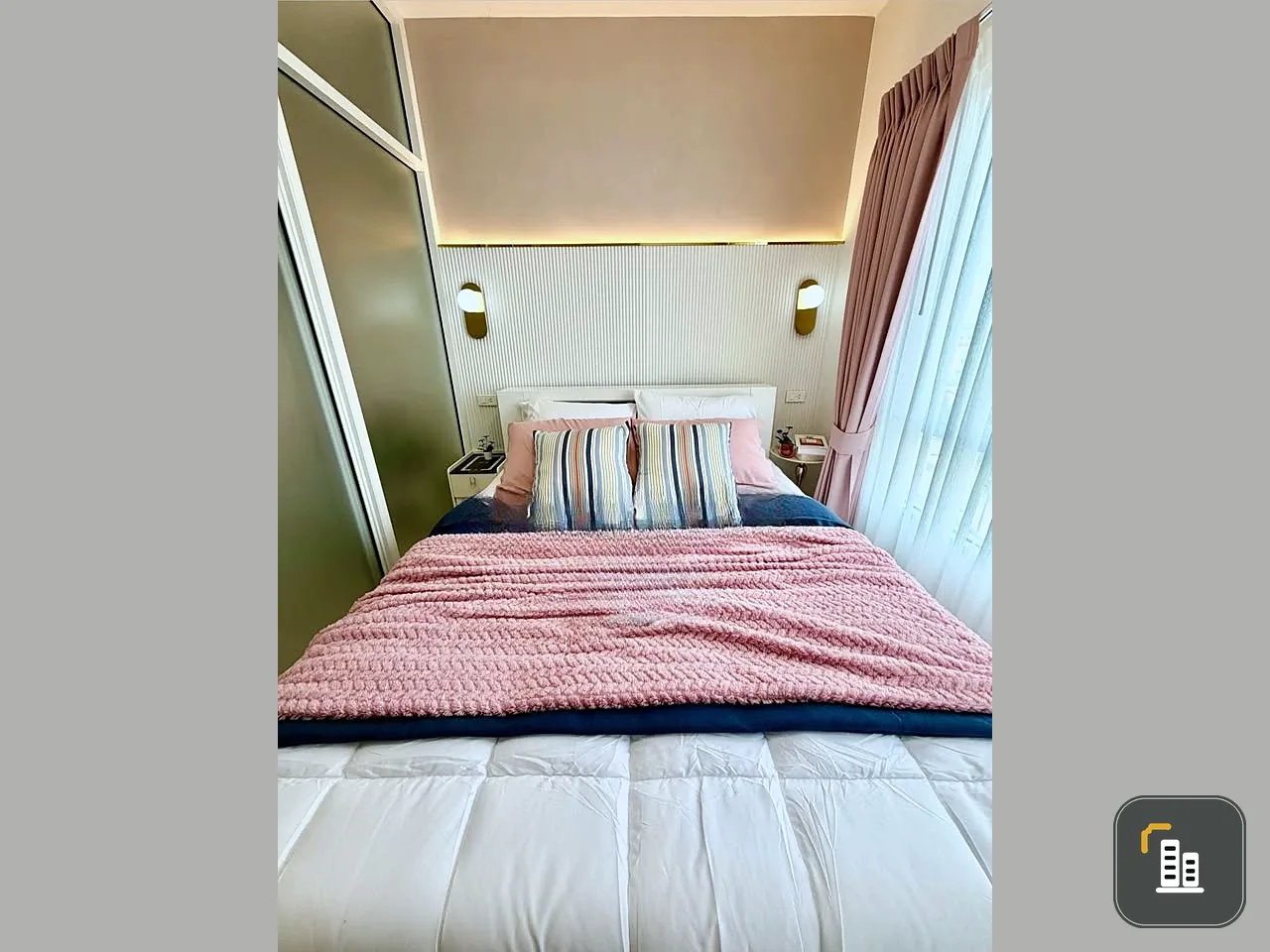 Selling The Tree Ladprao Wanghin. Beautifully decorated unit, very comfortable and ready to move in. Just bring your belongings!