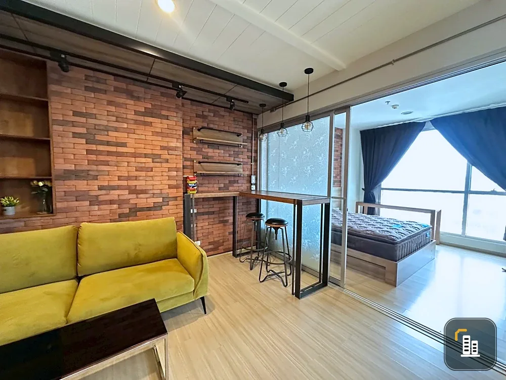 Condo for rent: Rhythm Ratchada-Huaikhwang. Fully furnished and ready to move in. High-quality wallpaper. Convenient and complete amenities all in one