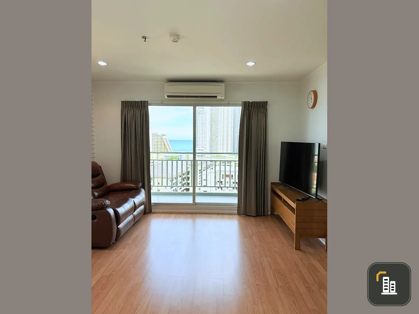 For rent: Lumpini Ville Naklua - Wongamat, 12th floor | Corner unit | Sea view | 42 sq.m. | Fully furnished.