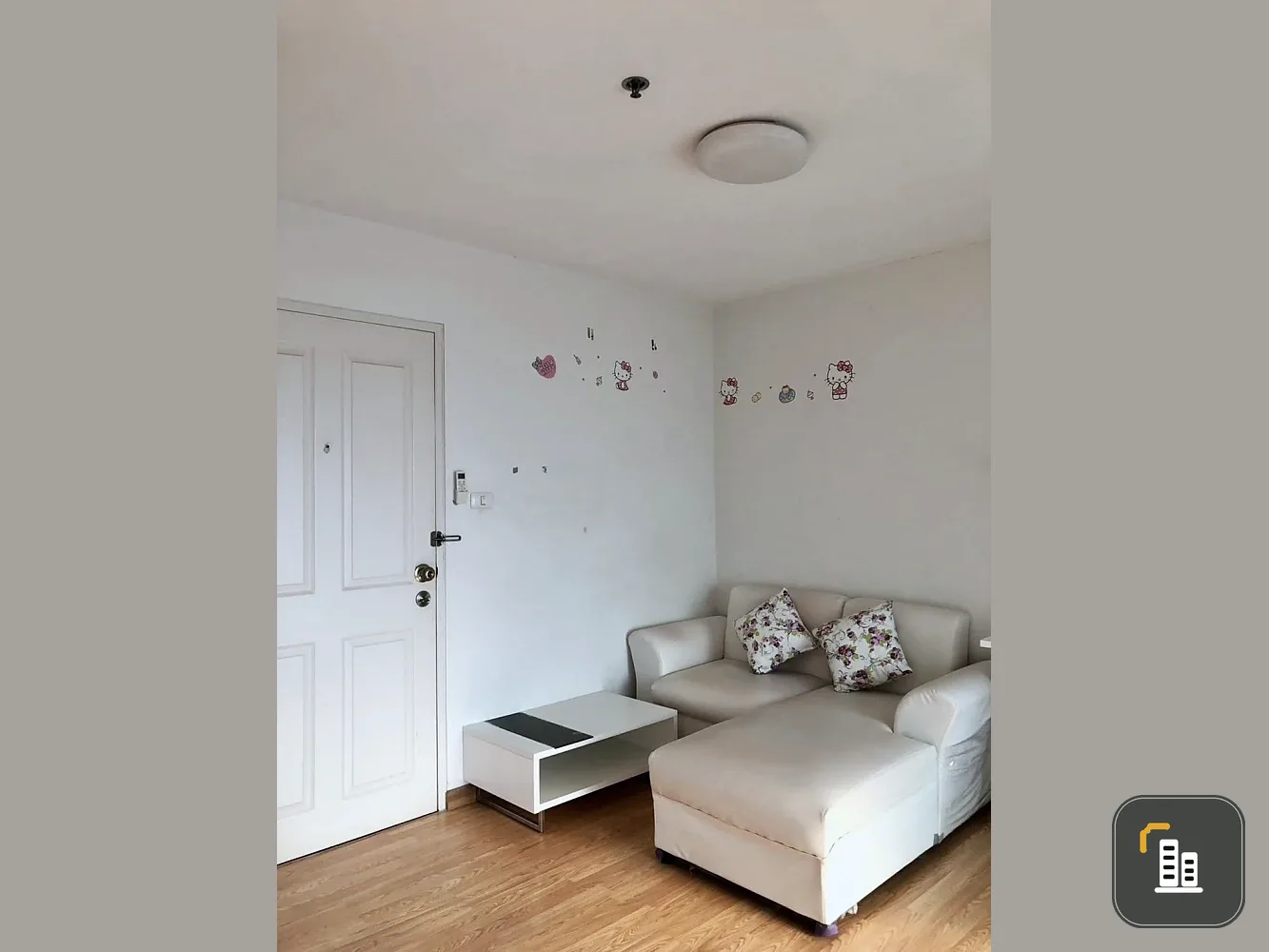 Selling The Trust Residence Pinklao. Nice unit in a great location, fully furnished. Book now!