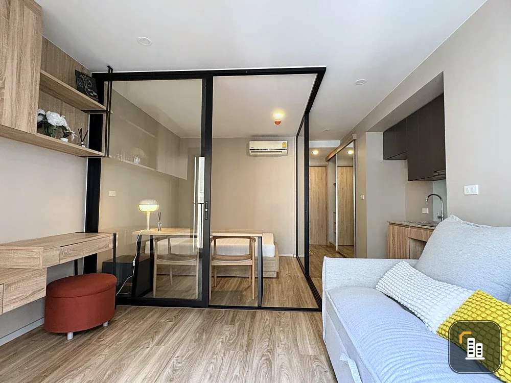 Blossom Condo @ Sathorn-Charoenrat for sale. Ready to move in! Just bring your suitcase. Book now, don't miss out!!!
