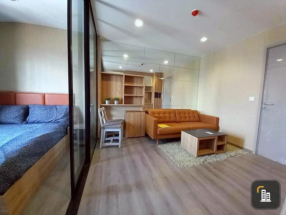 Selling The Politan Rive, high floor unit, fully furnished with appliances. Spacious room, book now before it's too late!+++