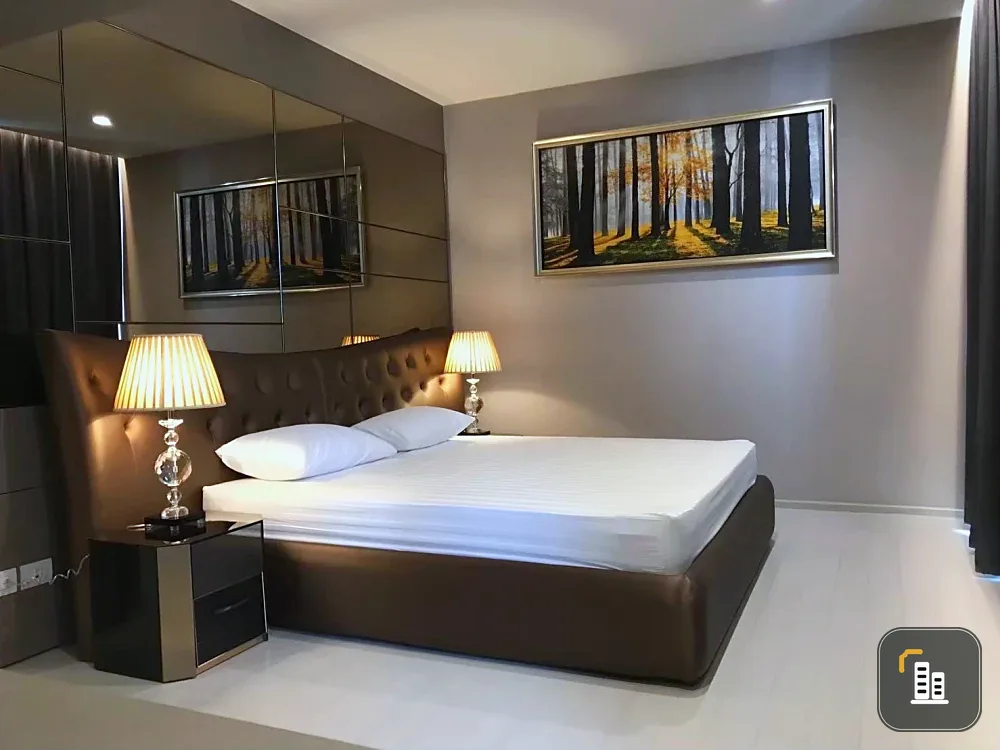 Noble Ploenchit | next to BTS Ploenchit Luxury condo in the heart of the city Traveling is very convenient.