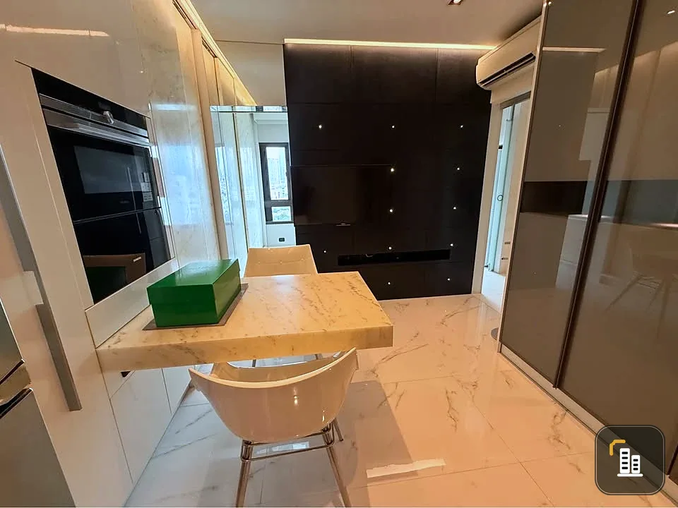 Condolette Pixel Sathorn for sale. Fully furnished with built-in cabinets throughout the unit. Don't miss out!