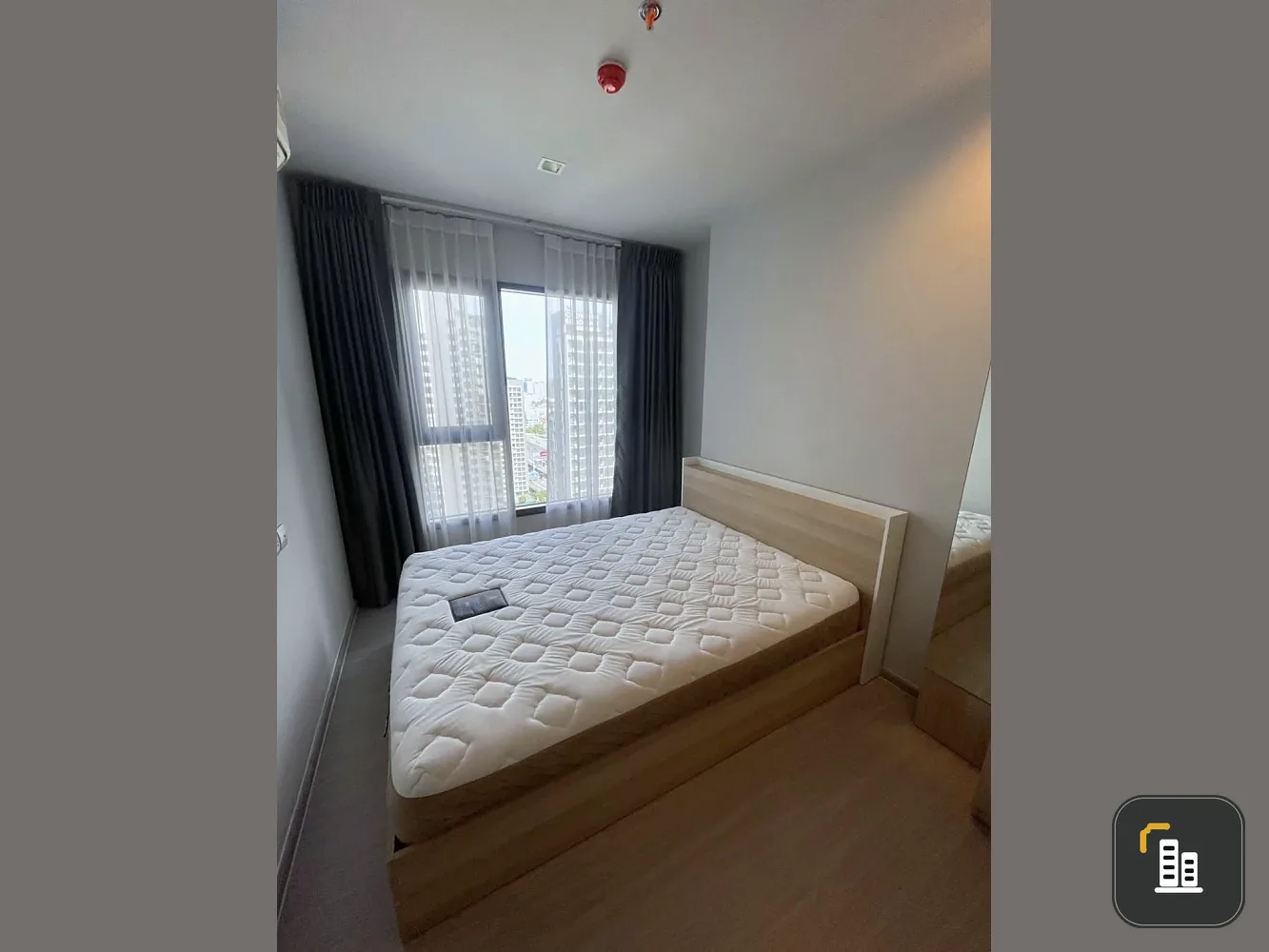 For rent: Life Asoke HYPE, a lovely unit on the 31st floor with great views. Fully furnished with appliances; just bring your belongings and move in!