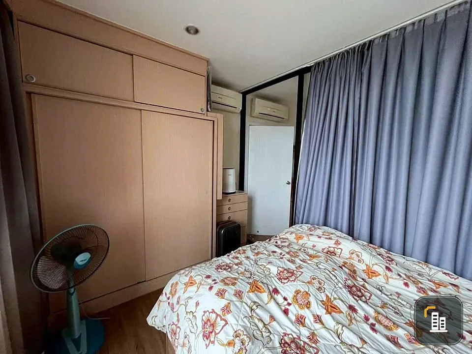 Selling The Tree Interchange condo units. Nice rooms, fully furnished, and equipped with appliances. Book now!