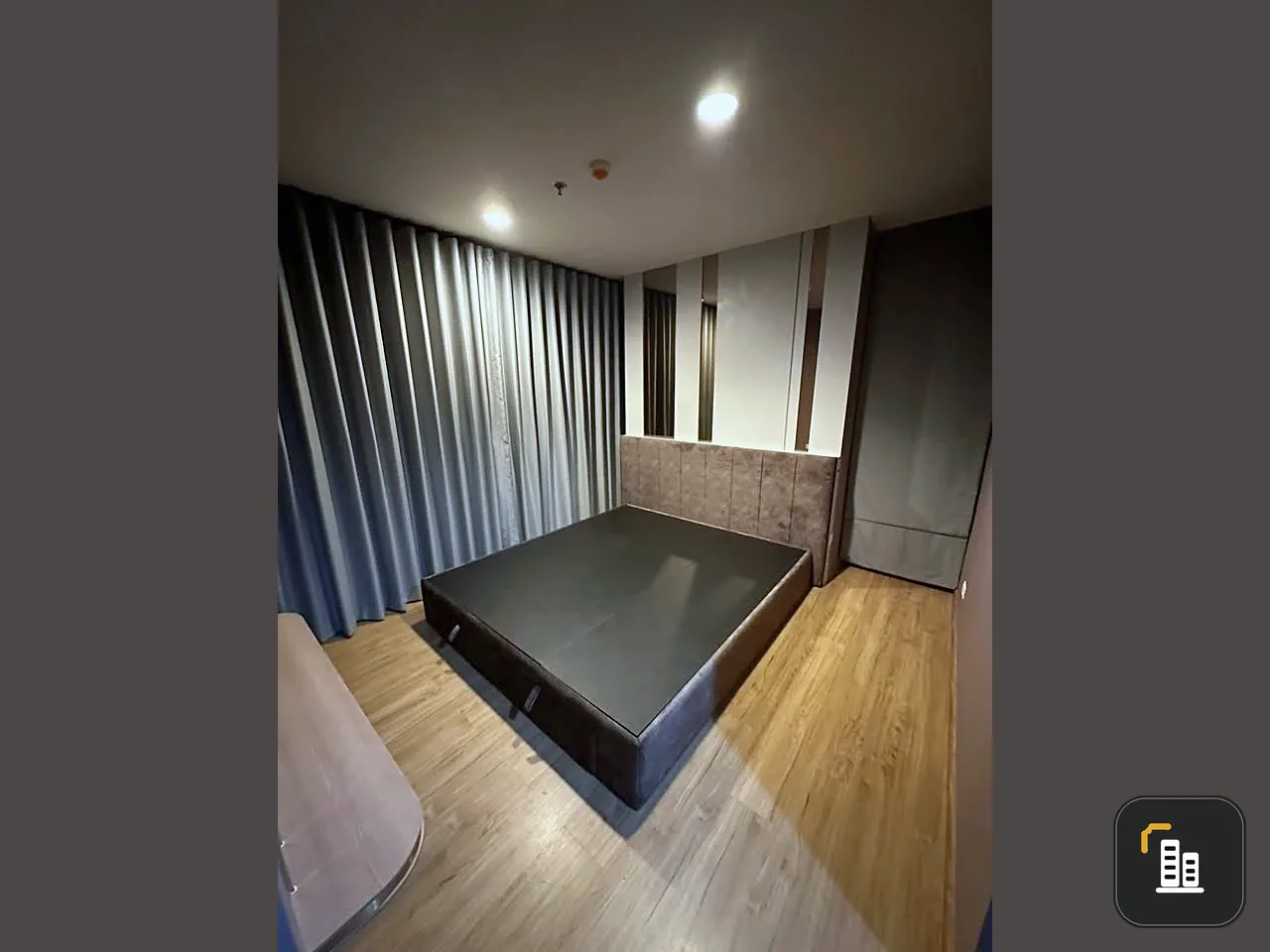 Selling Fuse Chan Sathorn condo, ready to move in, fully furnished. Book now!