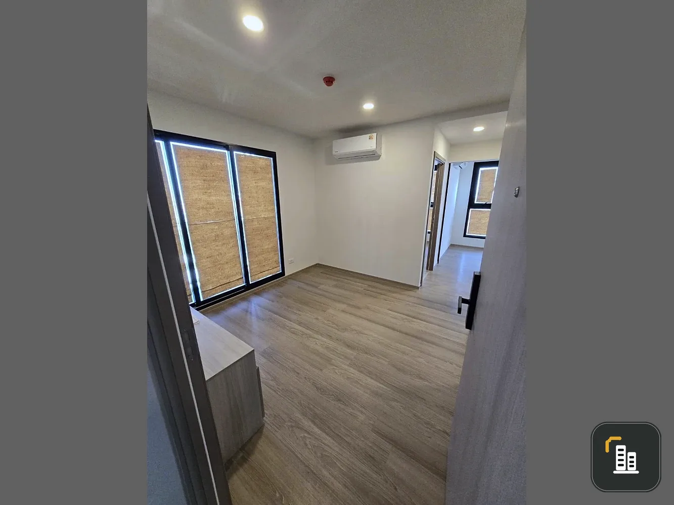 Selling Origin Play Bangkhunnon Triple Station unit. Spacious and comfortable living space. Book now before it's too late!!!
