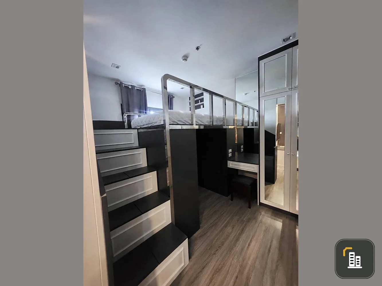 For rent: The Rich Sathorn–Taksin, high floor unit, fully furnished. Book now before it's too late!!!