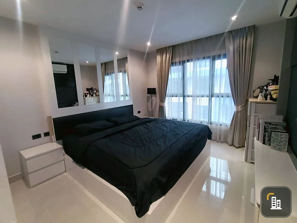 Selling The Blue Residence. Nice rooms, fully furnished, complete with appliances. Book now!