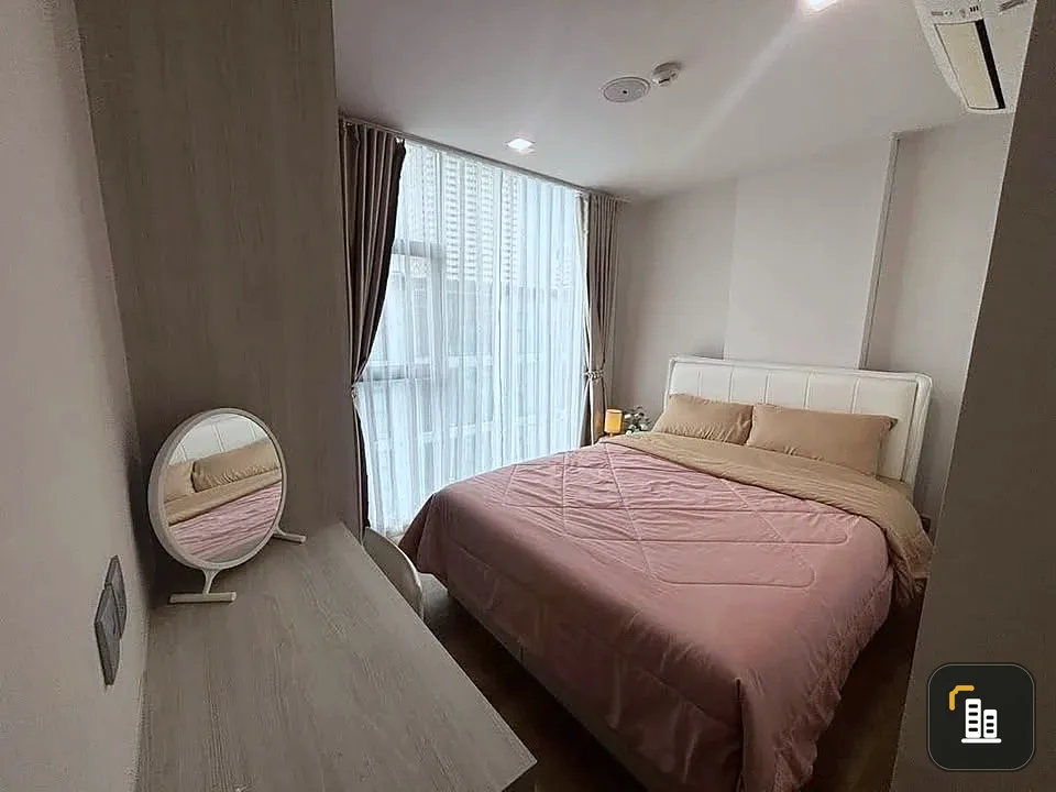 For rent: Ivory Ratchada 32. Spacious and comfortable room with complete furniture set. Book now to secure your spot!