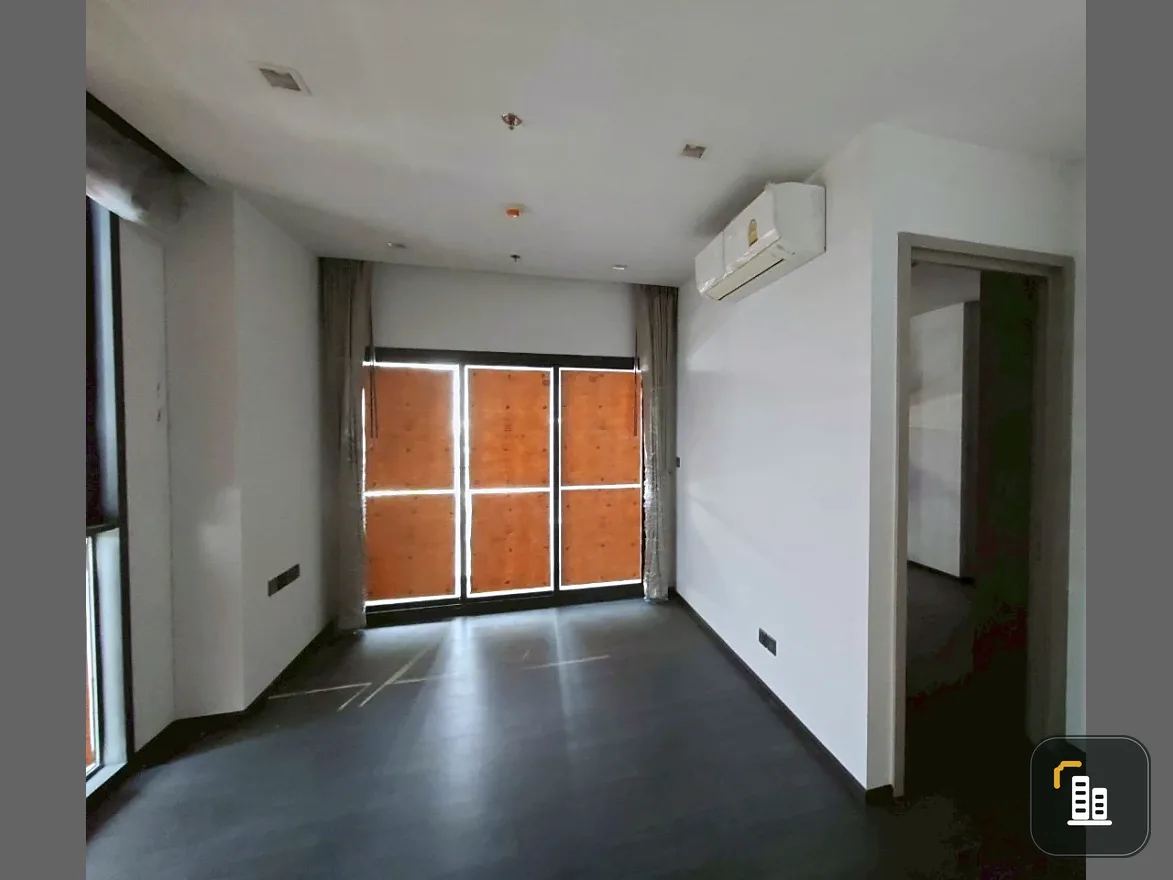 Urgent sale! The Line Asoke – Ratchada, 11th floor, corner unit. Located on the north side of the building. Book now!