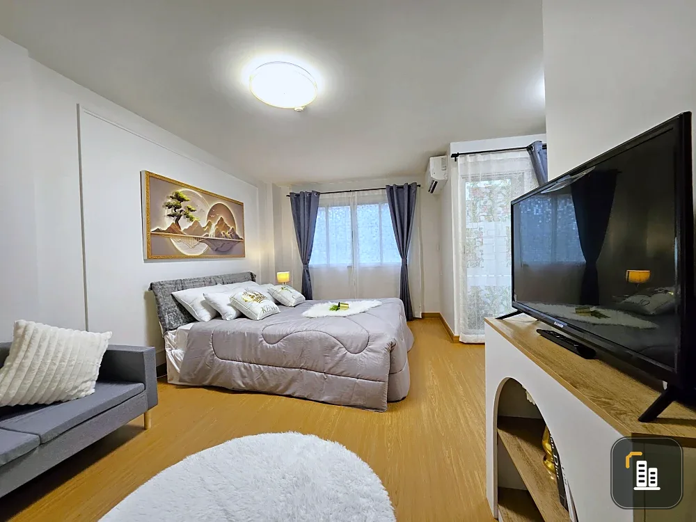 Selling LUMPINI CONDOTOWN RAMINDRA - LAKSI, 5th floor. Beautiful, stunning unit, fully furnished. Book now!