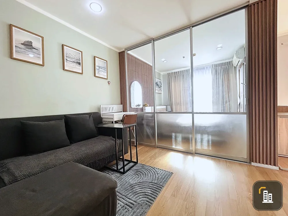 For rent: Lumpini Ville Naklua - Wongamat, Building C, 9th floor. Beautiful room with sea and pool view. Fully furnished and equipped with appliances.