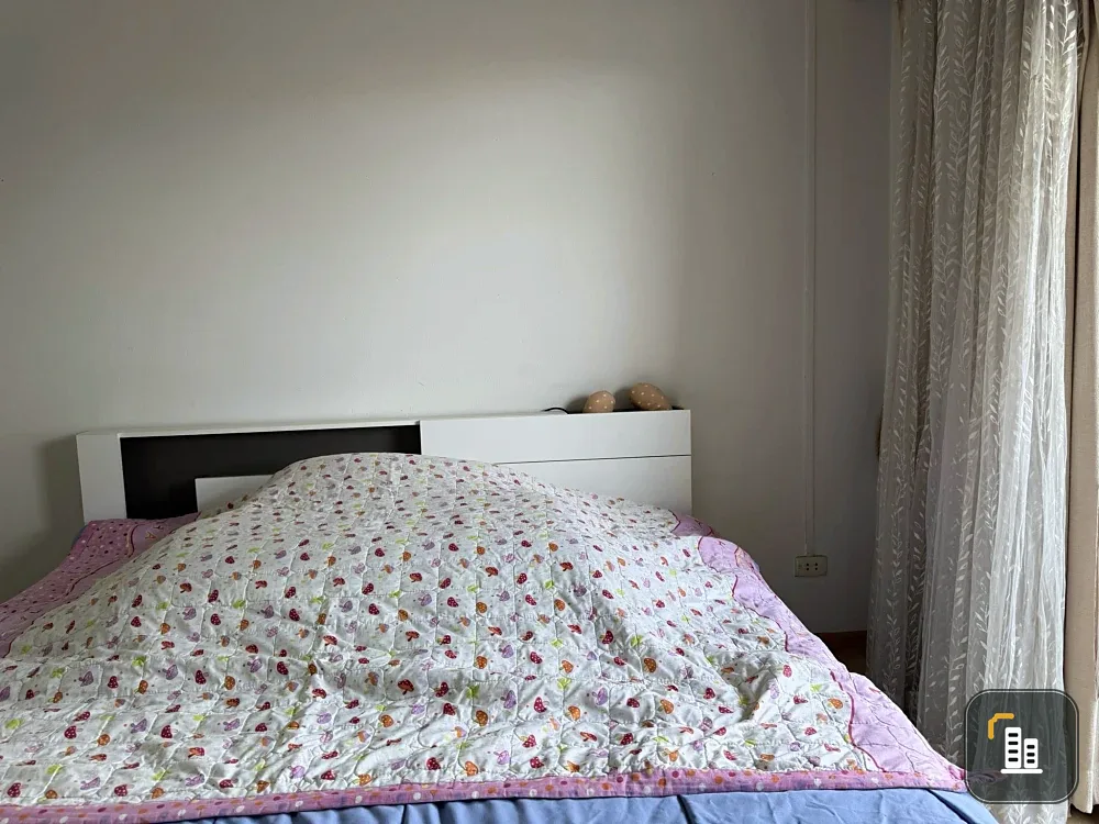 Selling a lovely unit at Garden Court, 3rd floor, fully furnished. Don't miss this great deal!