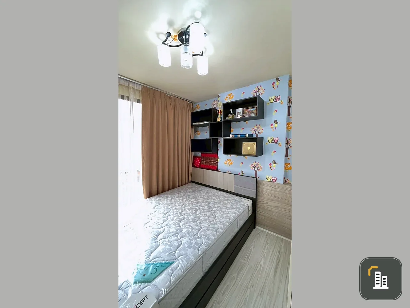 Selling a G STYLE apartment, beautifully decorated with high-quality wallpaper, in a fantastic location. Don't miss out on this great deal!
