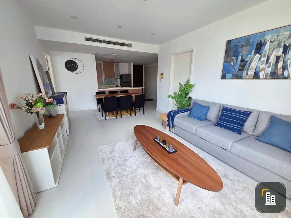 Manhattan Chidlom condo for rent. Spacious and comfortable room with complete furniture and appliances. Book now!