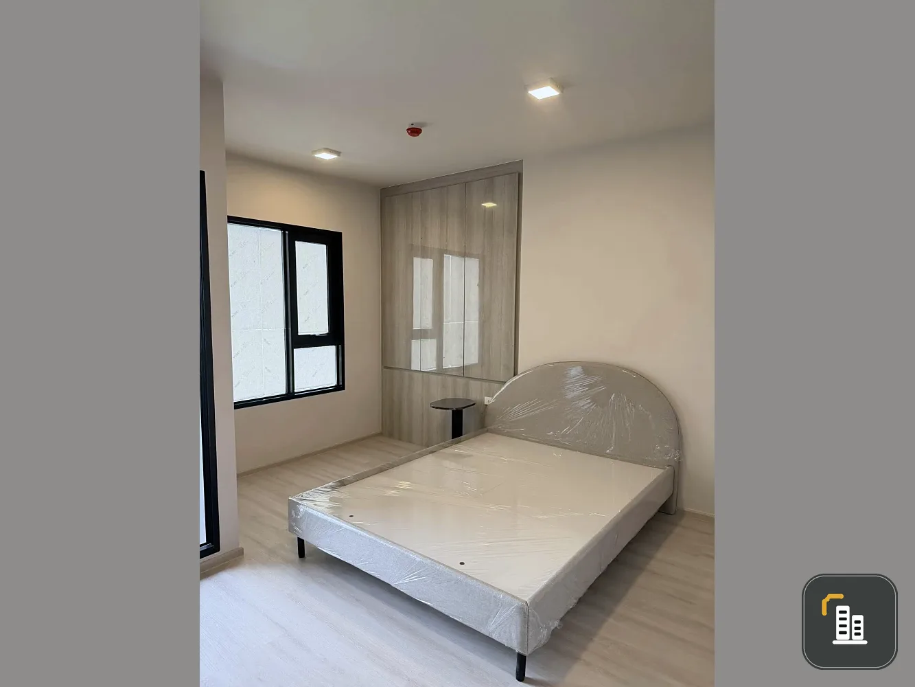 Cobe Ratchada – Rama 9 combined unit for rent, offering spacious living area. Pet-friendly – don't miss out!