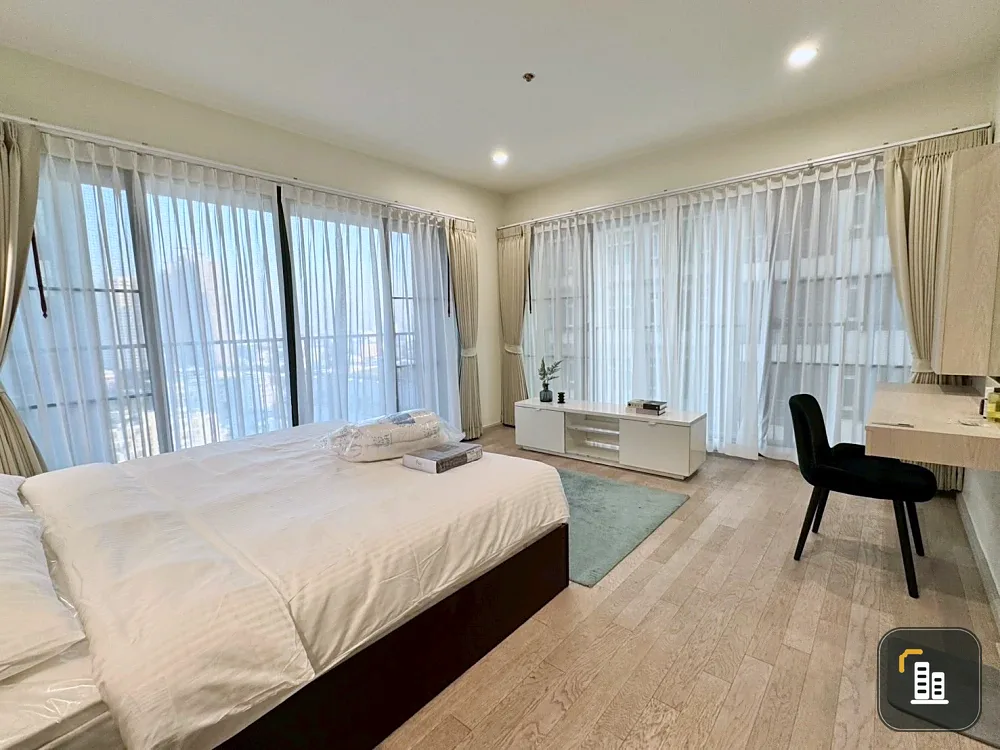 Noble Solo condo for rent, 14th floor, fully furnished. Book now!