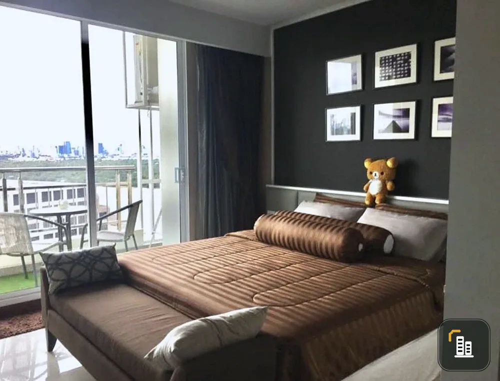 For sale or rent: Supalai Prima Riva condo. Beautiful unit, amazing view, great atmosphere. Book today! You won't want to miss out.