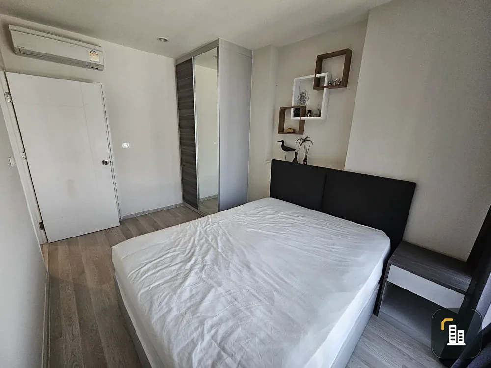 For rent: Centric Ratchada–Huai Khwang, ready to move in, fully furnished. Book now, don't miss out!
