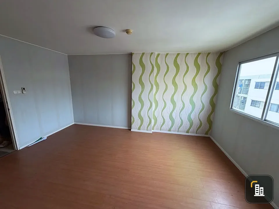 For sale: Lumpini Township Rangsit Klong 1, empty unit. Perfect for those who love to decorate their own home. Don't miss out! Book now!