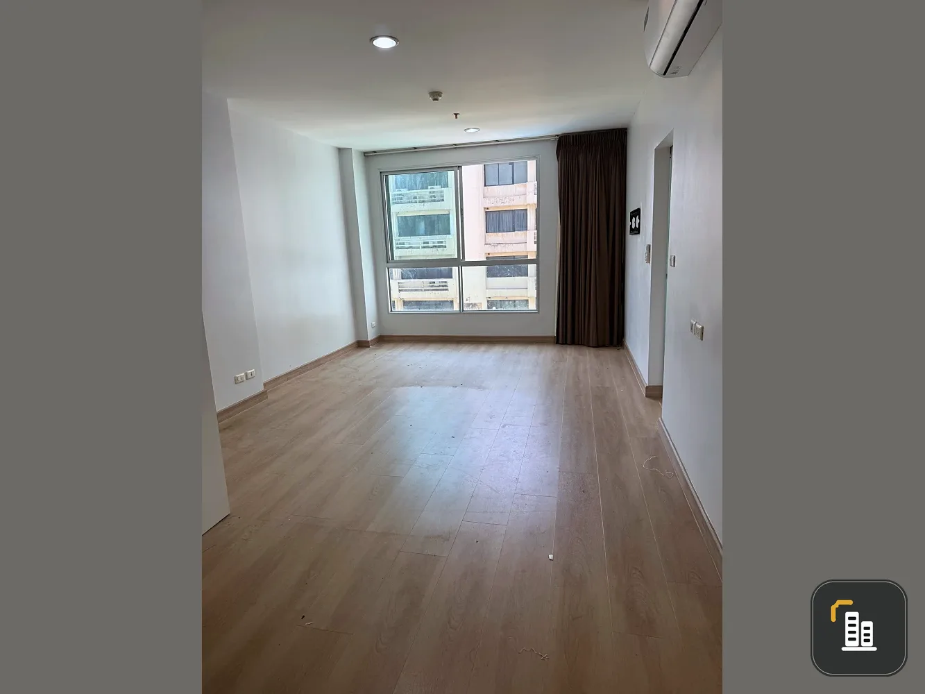 For rent: Life @ BTS Thaphra, 11th floor, unfurnished unit. Spacious, bright, and airy. Book now!