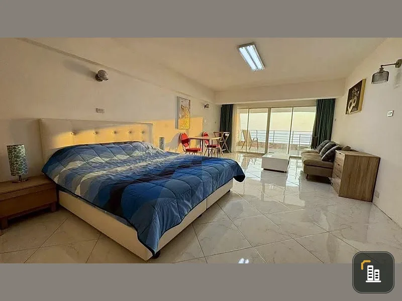 Selling Metro Jomtien Condotel, studio unit, 17th floor, sea view, fully furnished. Don't miss out!