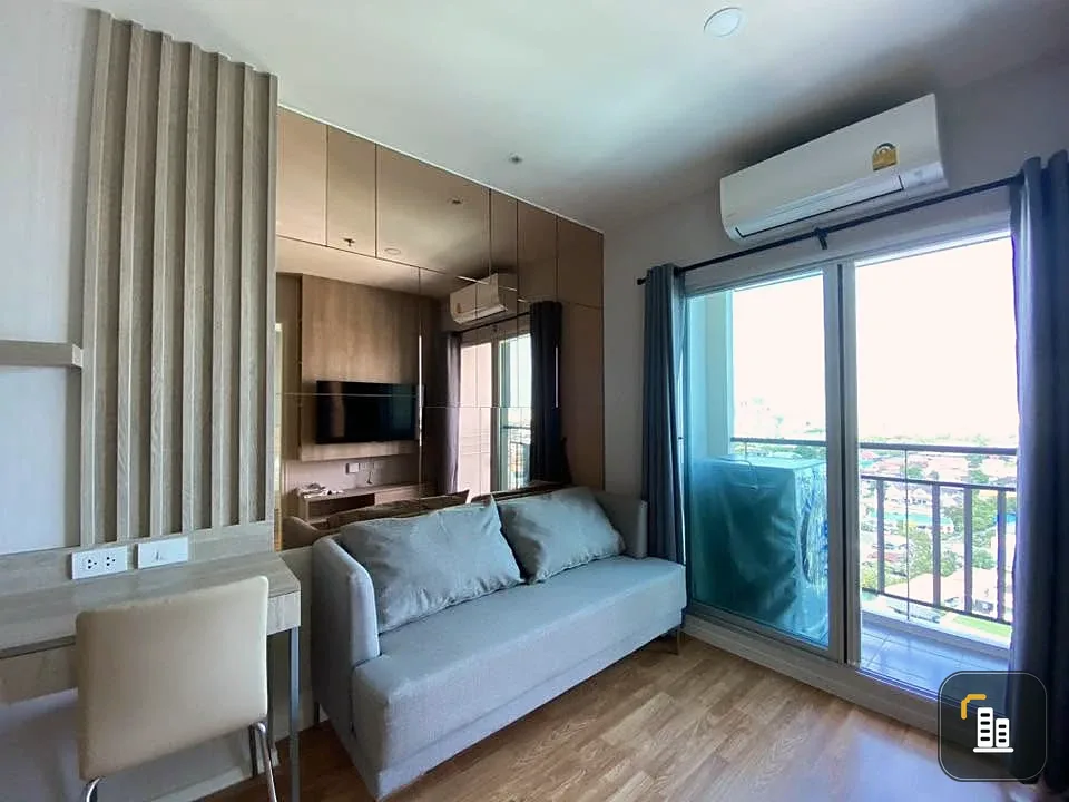 Selling a lovely condo at Lumpini Park Boromratchonnanee-Sirindhorn. Nicely decorated with a coordinated color scheme and complete amenities. Don't mi